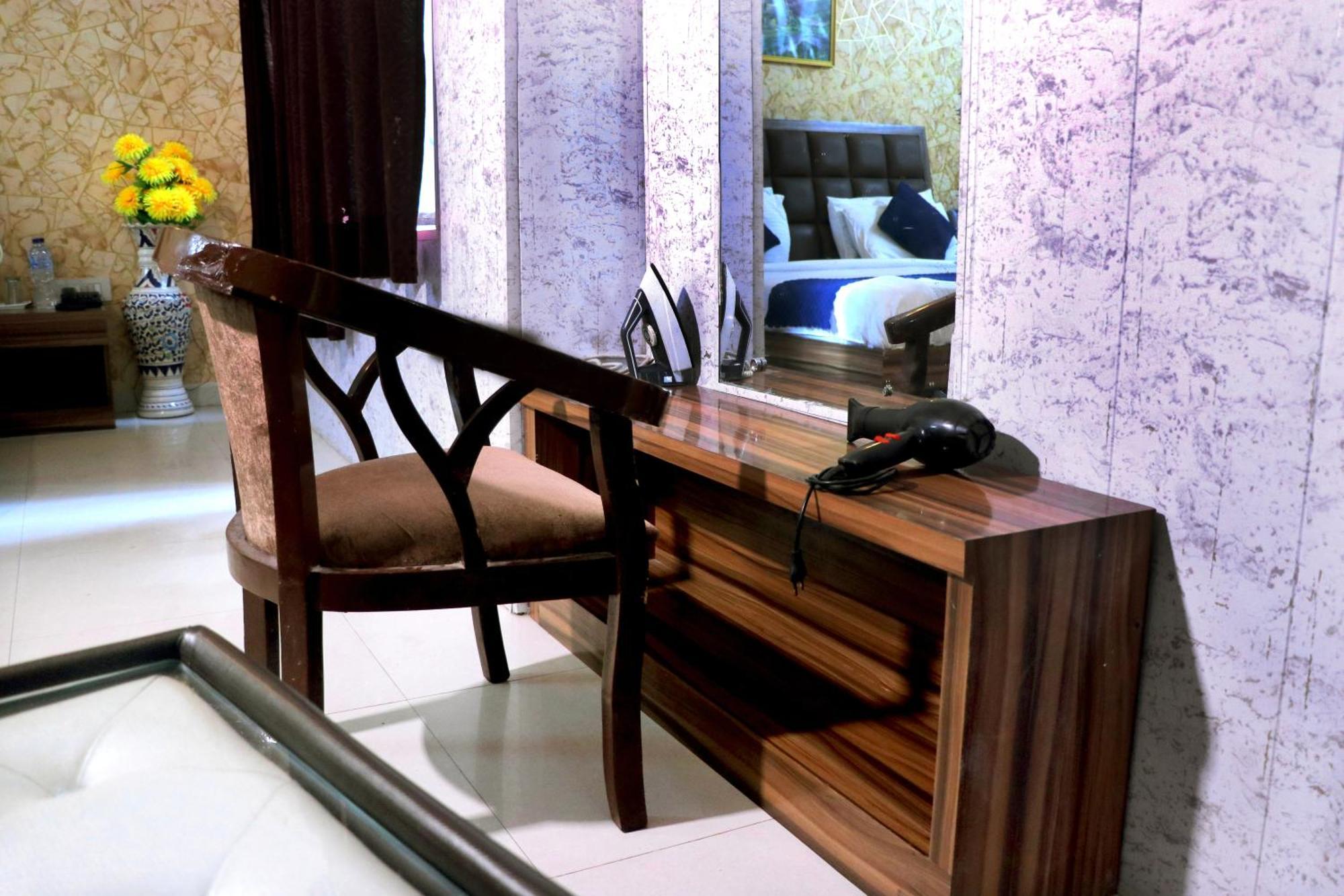 Hotel Panache Mathura Luaran gambar